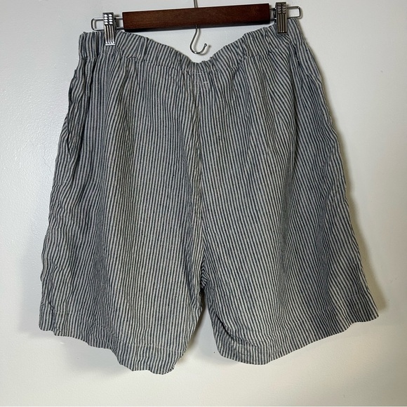 High Waist Striped Women's‎ Shorts - Picture 2 of 4